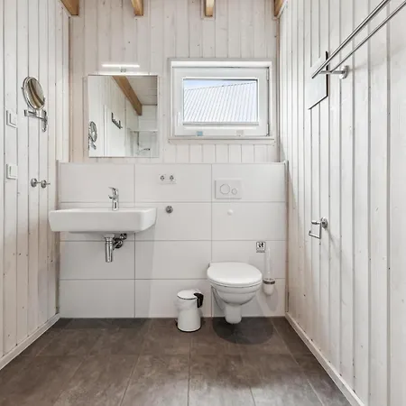 بيت للعطل Awesome In Ostseeresort With Sauna
